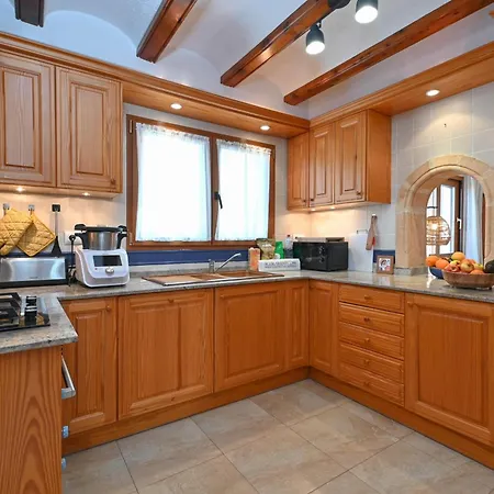 Arearea By Aguilarent * 哈维亚